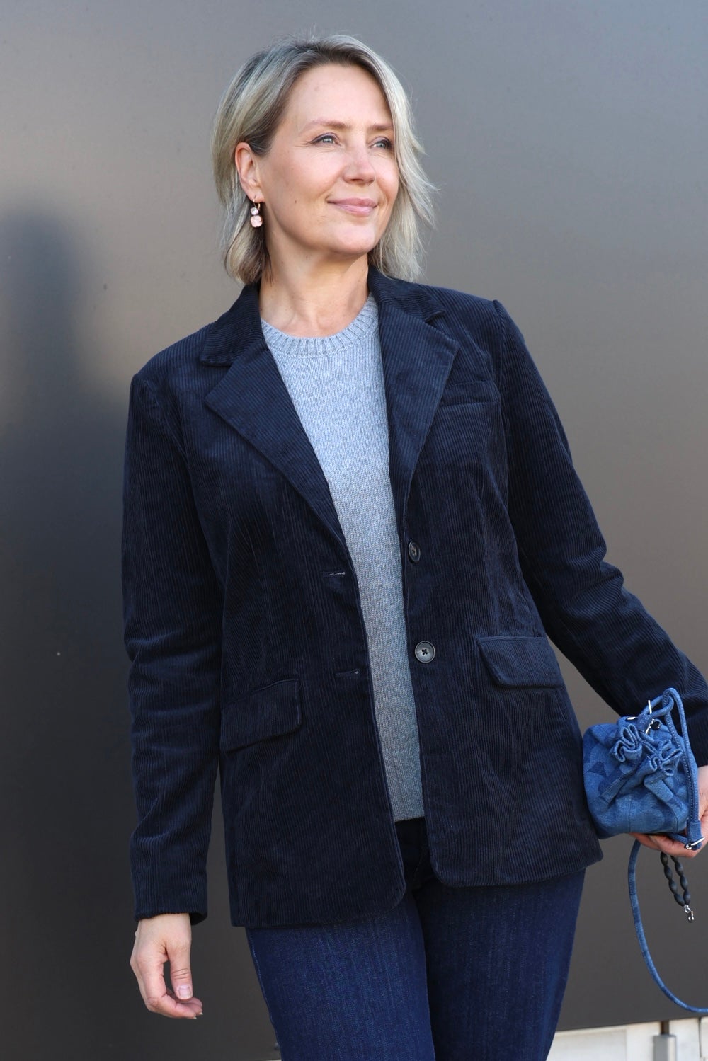 LENI JAKKU TUMMANSININEN