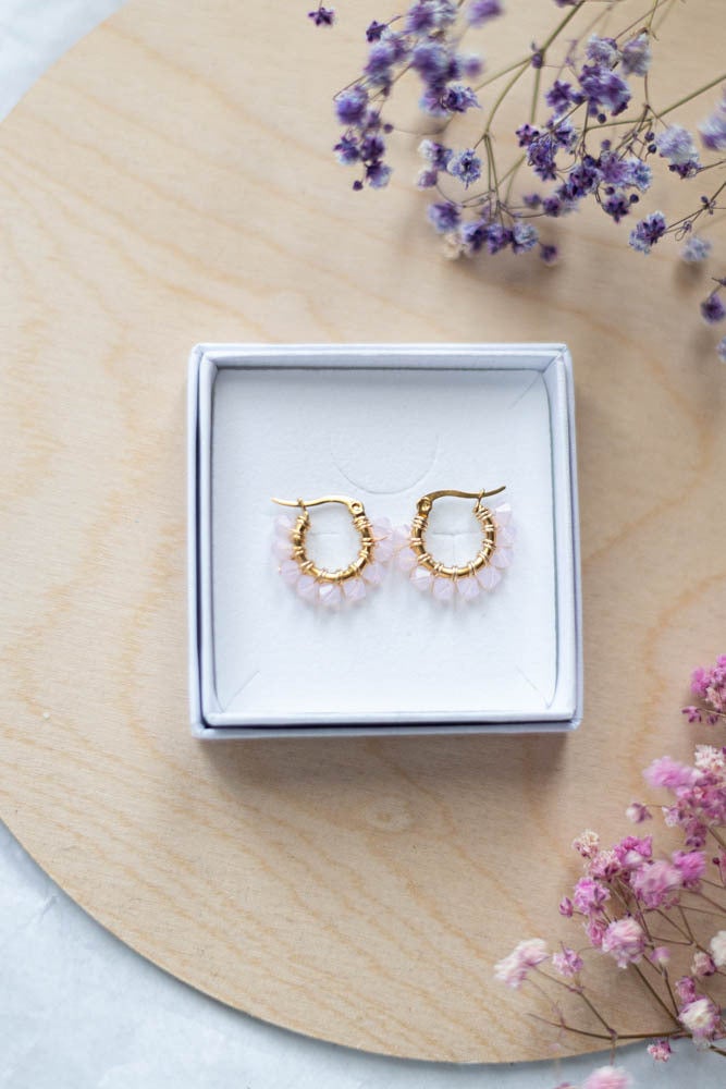 ALMA KORVAKORUT VAALEANPUNAINEN